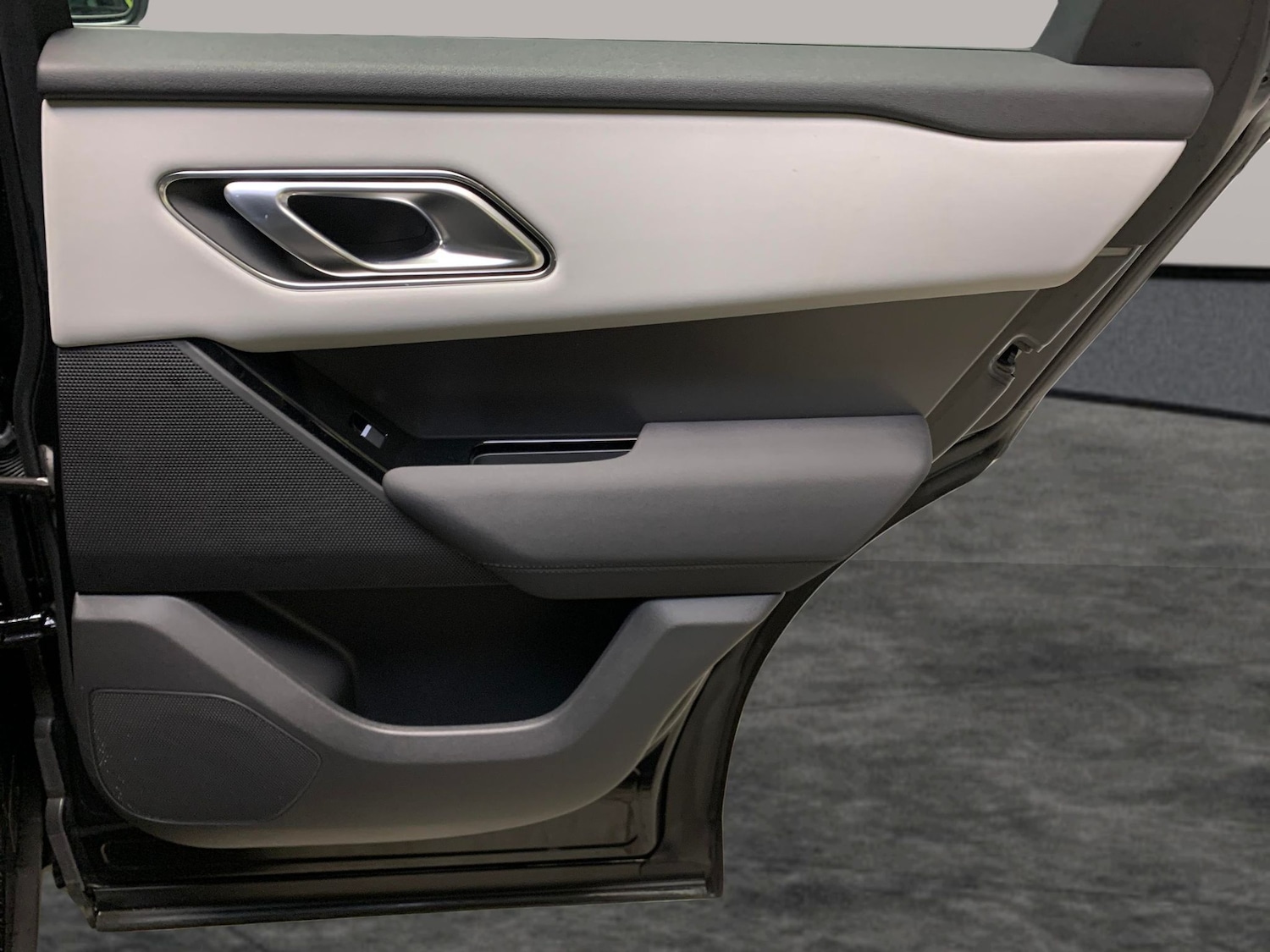 Used Land Rover Range Rover Velar 2024 for sale - 76954740: Photo 38