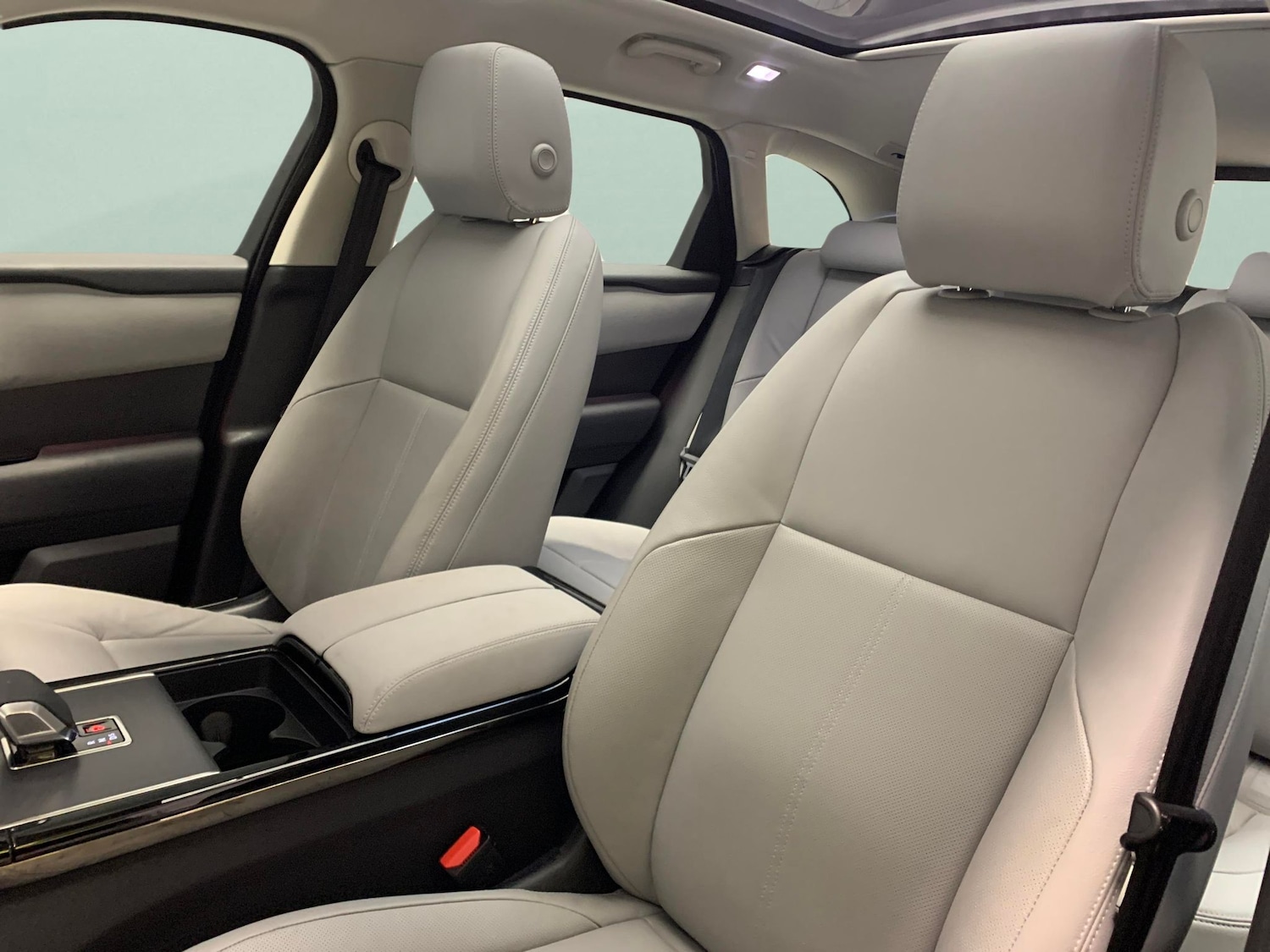 Used Land Rover Range Rover Velar 2024 for sale - 76954740: Photo 7