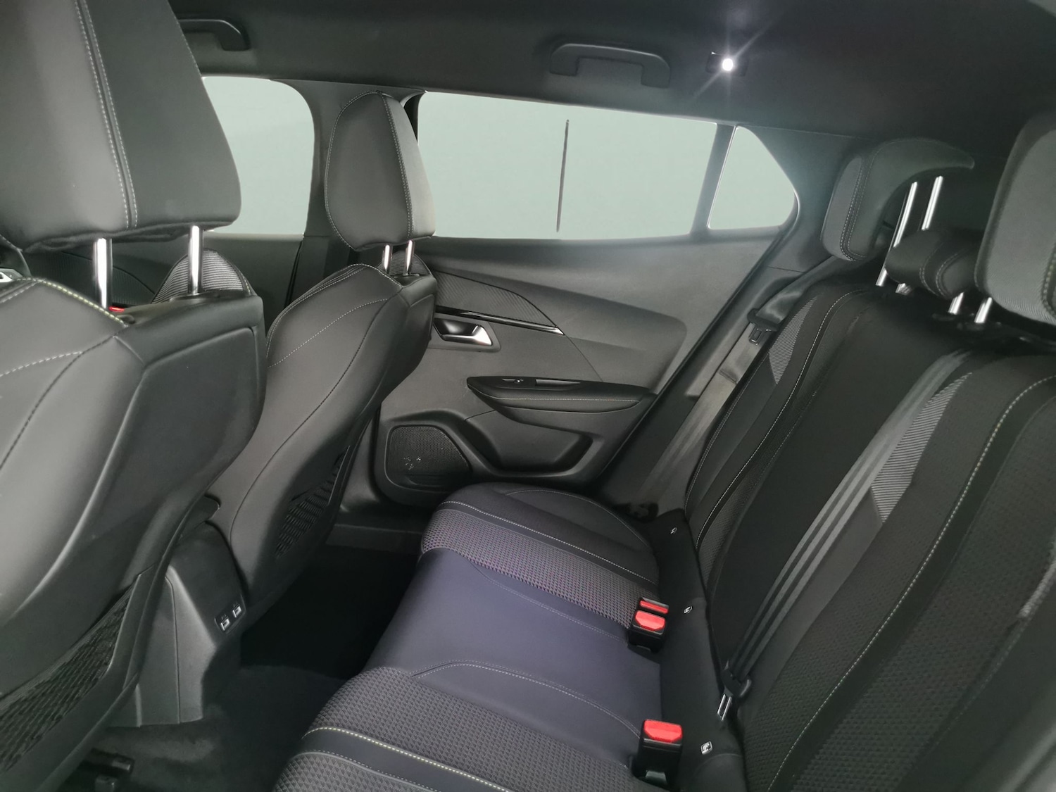 Used Peugeot 2008 2022 for sale - 77256003: Photo 31