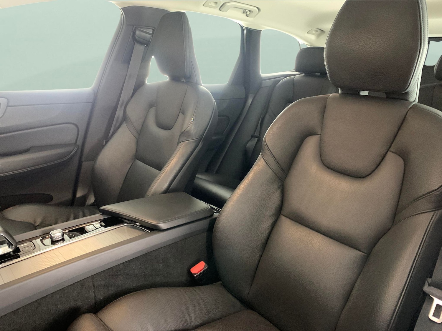 Used Volvo XC60 2023 for sale - 76704083: Photo 7