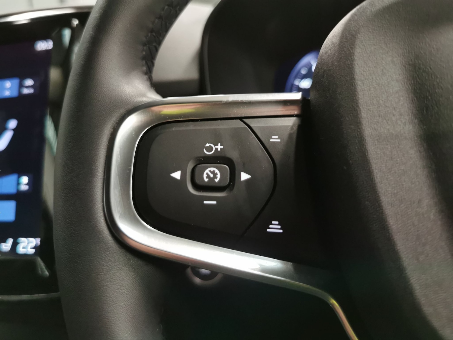 Used Volvo XC40 2022 for sale - 77159726: Photo 17