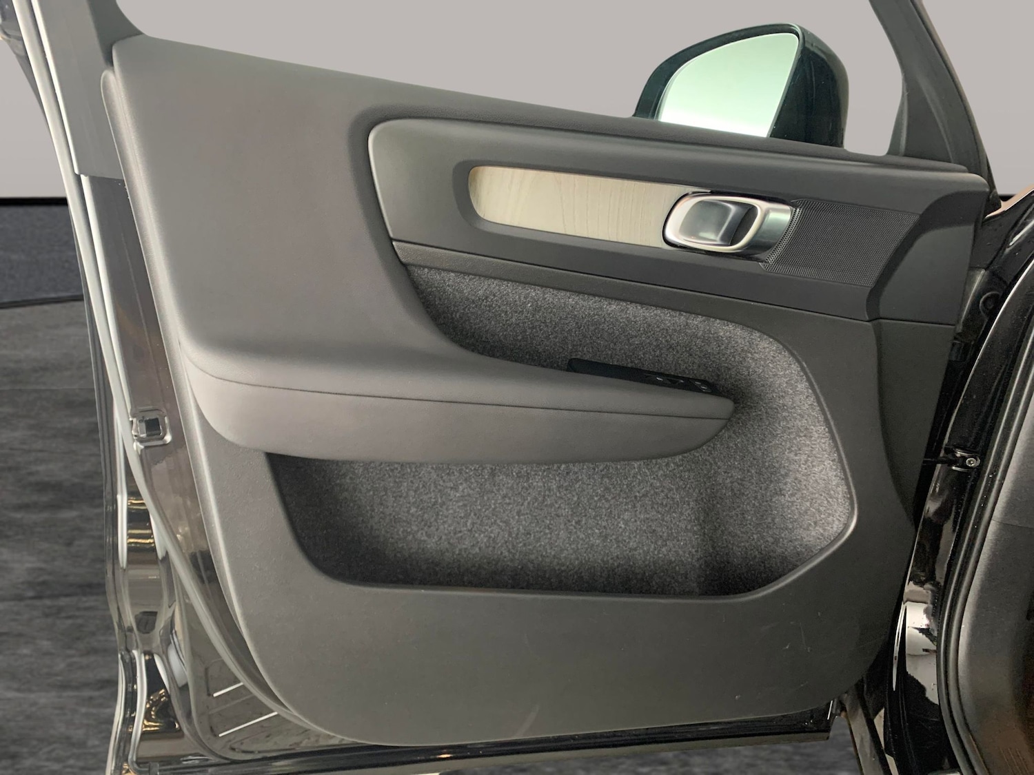 Used Volvo XC40 2022 for sale - 77159726: Photo 29