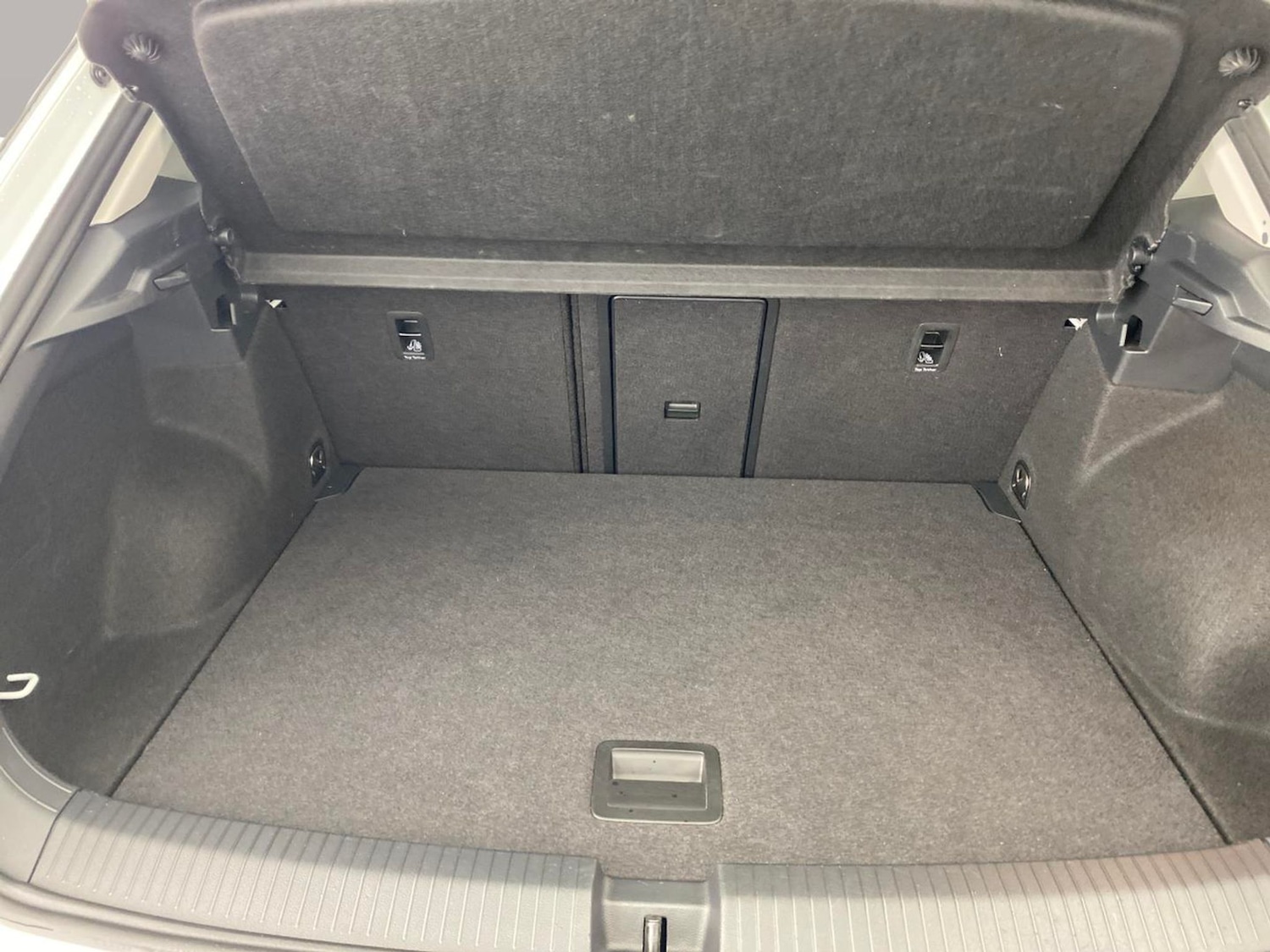 Used Volkswagen T-Roc 2023 for sale - 76958310: Photo 6