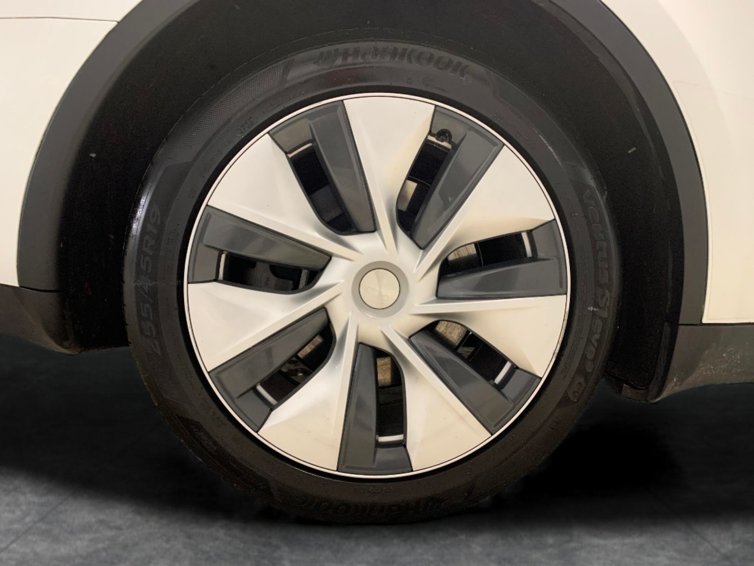 Used Tesla Model Y 2023 for sale - 76552850: Photo 23