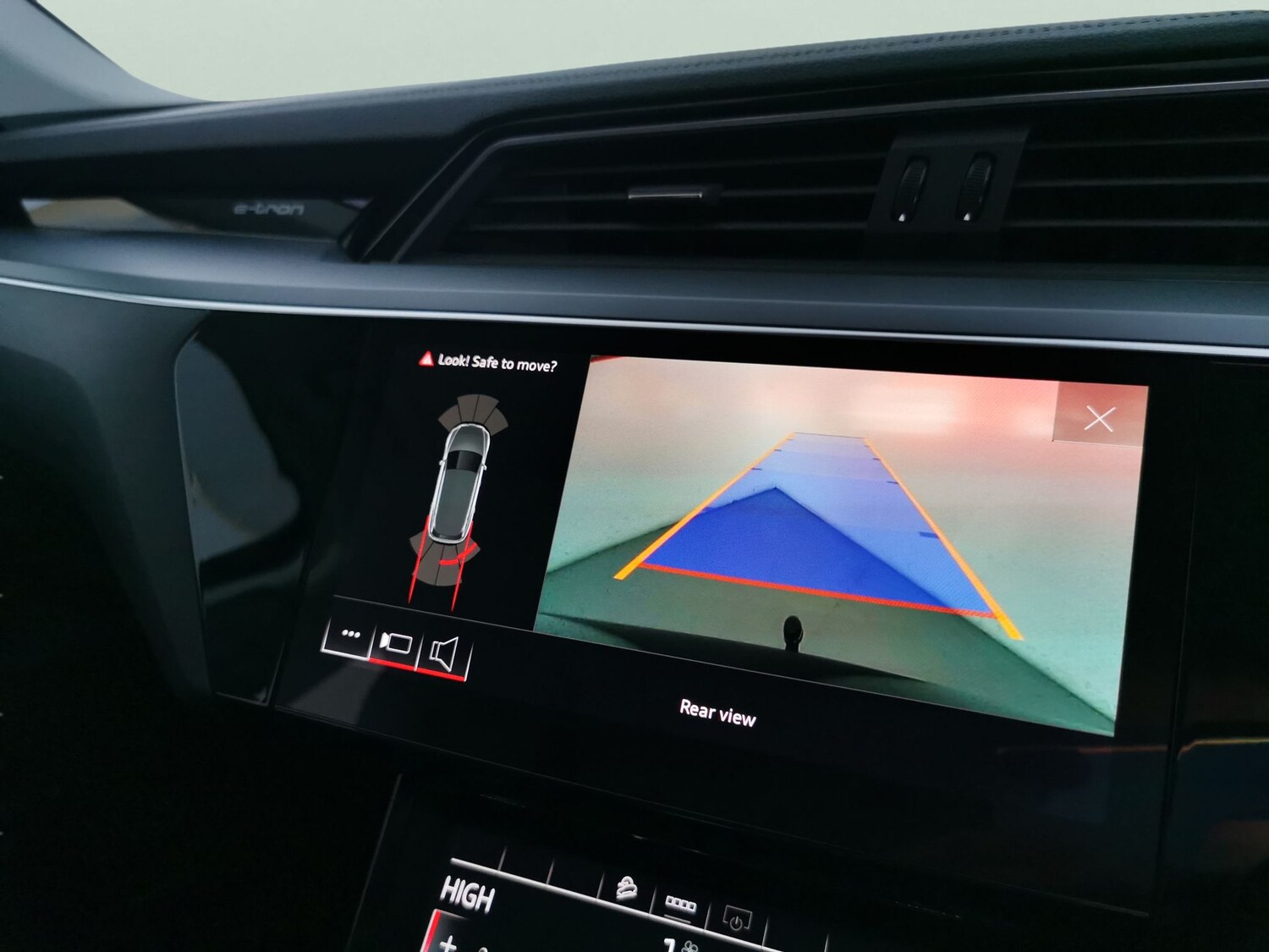 Used Audi e-tron 2020 for sale - 78166744: Photo 6