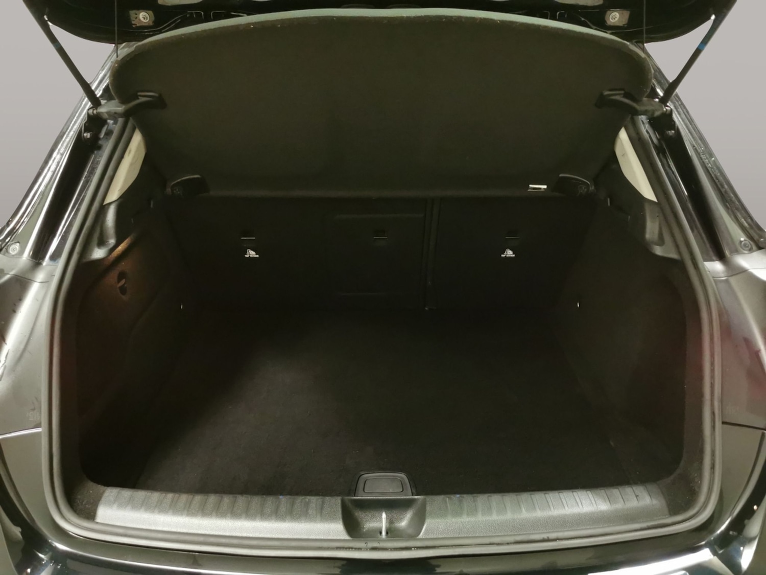 Used Mercedes-Benz GLA 2019 for sale - 77975824: Photo 32