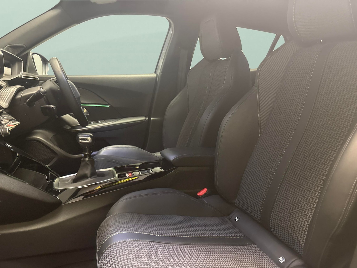 Used Peugeot 2008 2022 for sale - 76648439: Photo 4