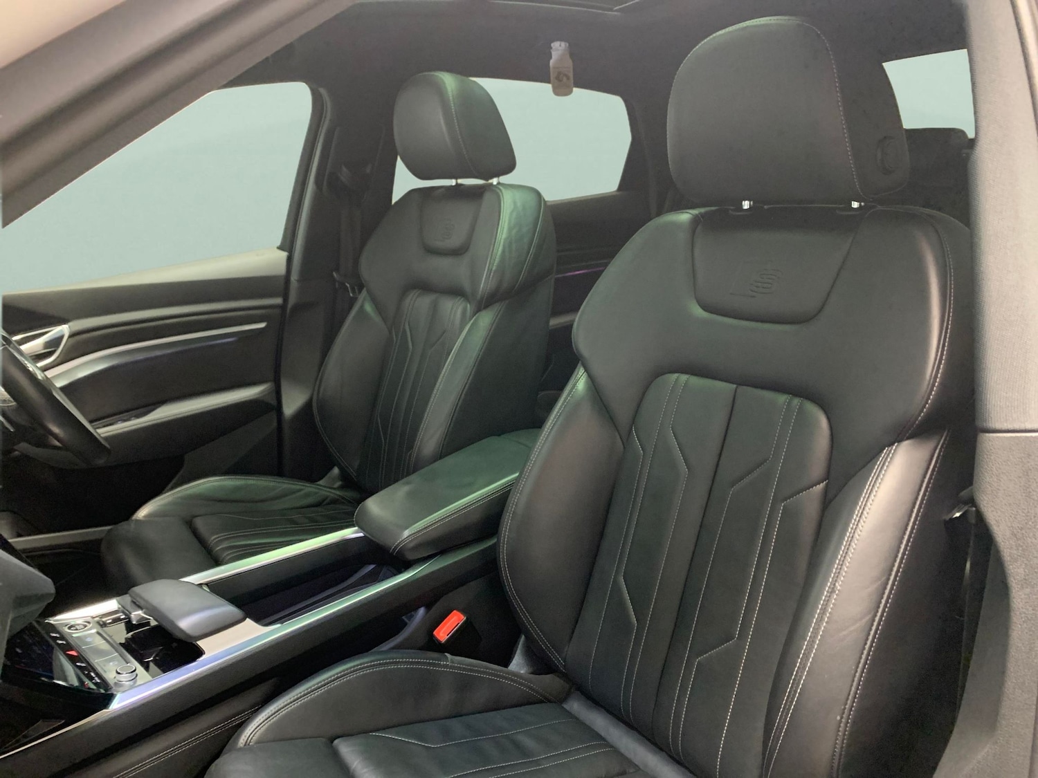 Used Audi e-tron 2020 for sale - 77934647: Photo 7