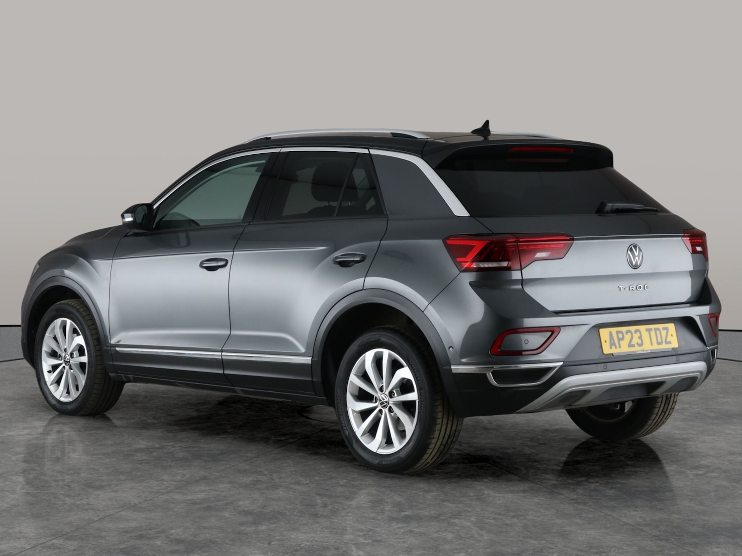Used Volkswagen T-Roc 2023 for sale - 76948785: Photo 12