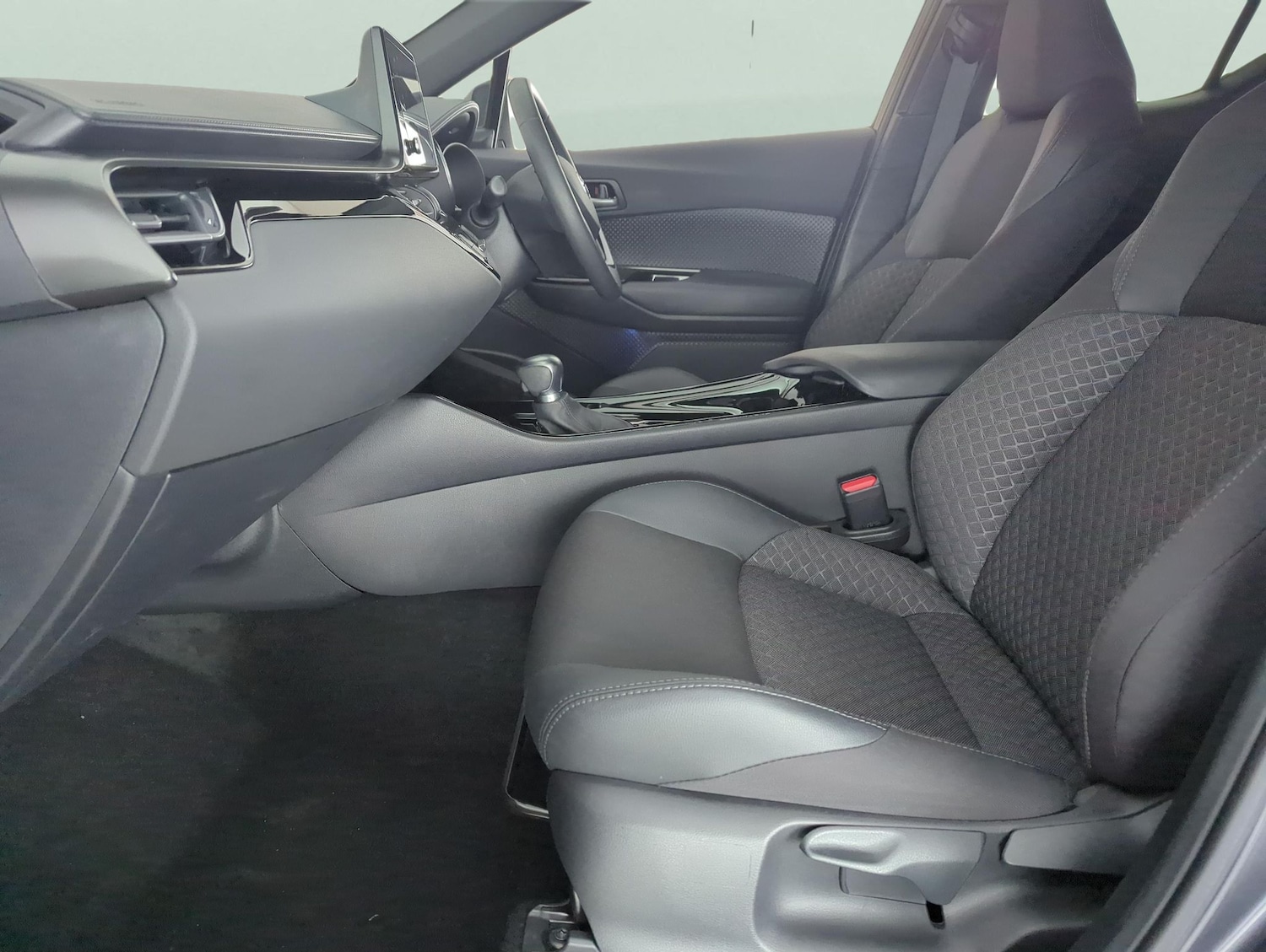 Used Toyota C-HR 2023 for sale - 77347483: Photo 4