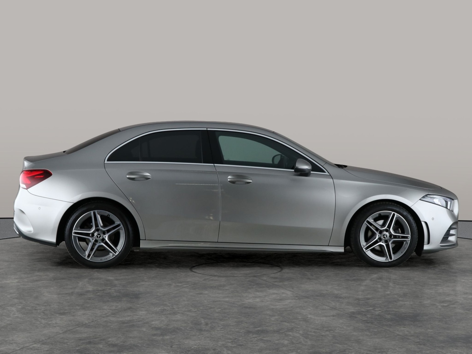 Used Mercedes-Benz A-Class 2019 for sale - 76452604: Photo 12