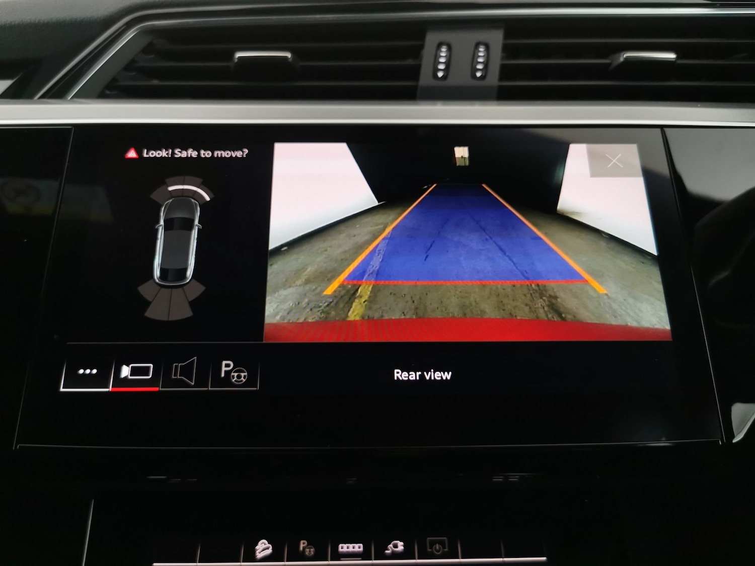 Used Audi e-tron 2022 for sale - 78218485: Photo 6