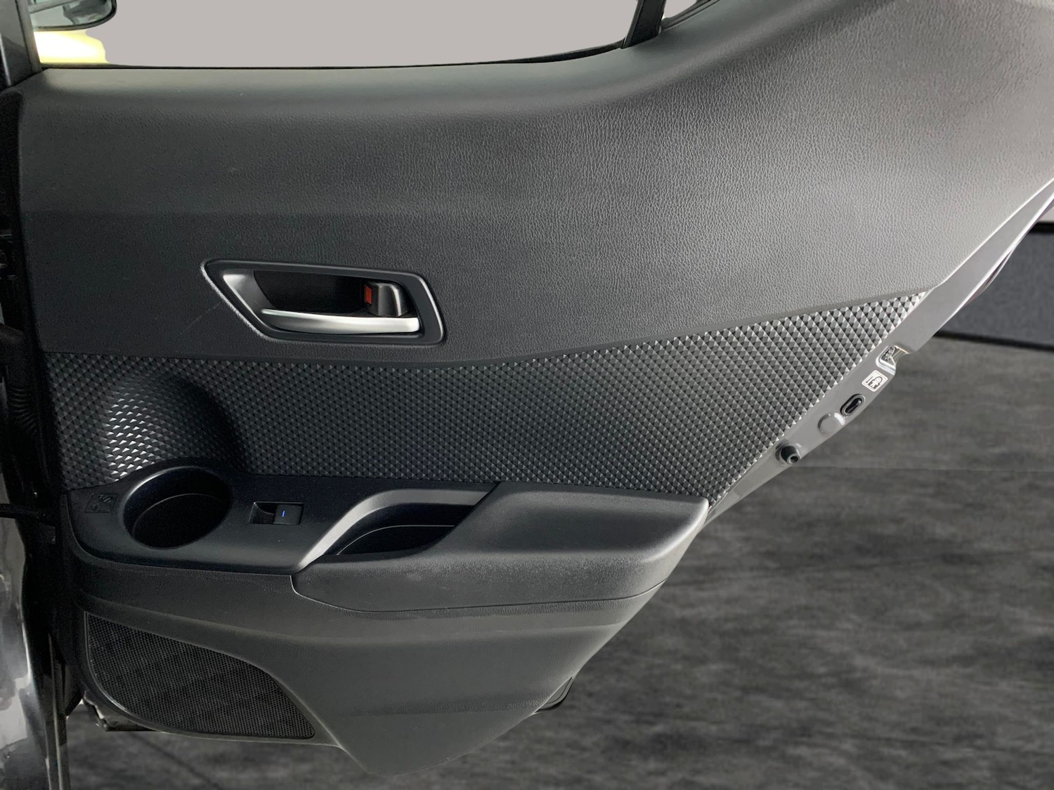 Used Toyota C-HR 2021 for sale - 76382888: Photo 35