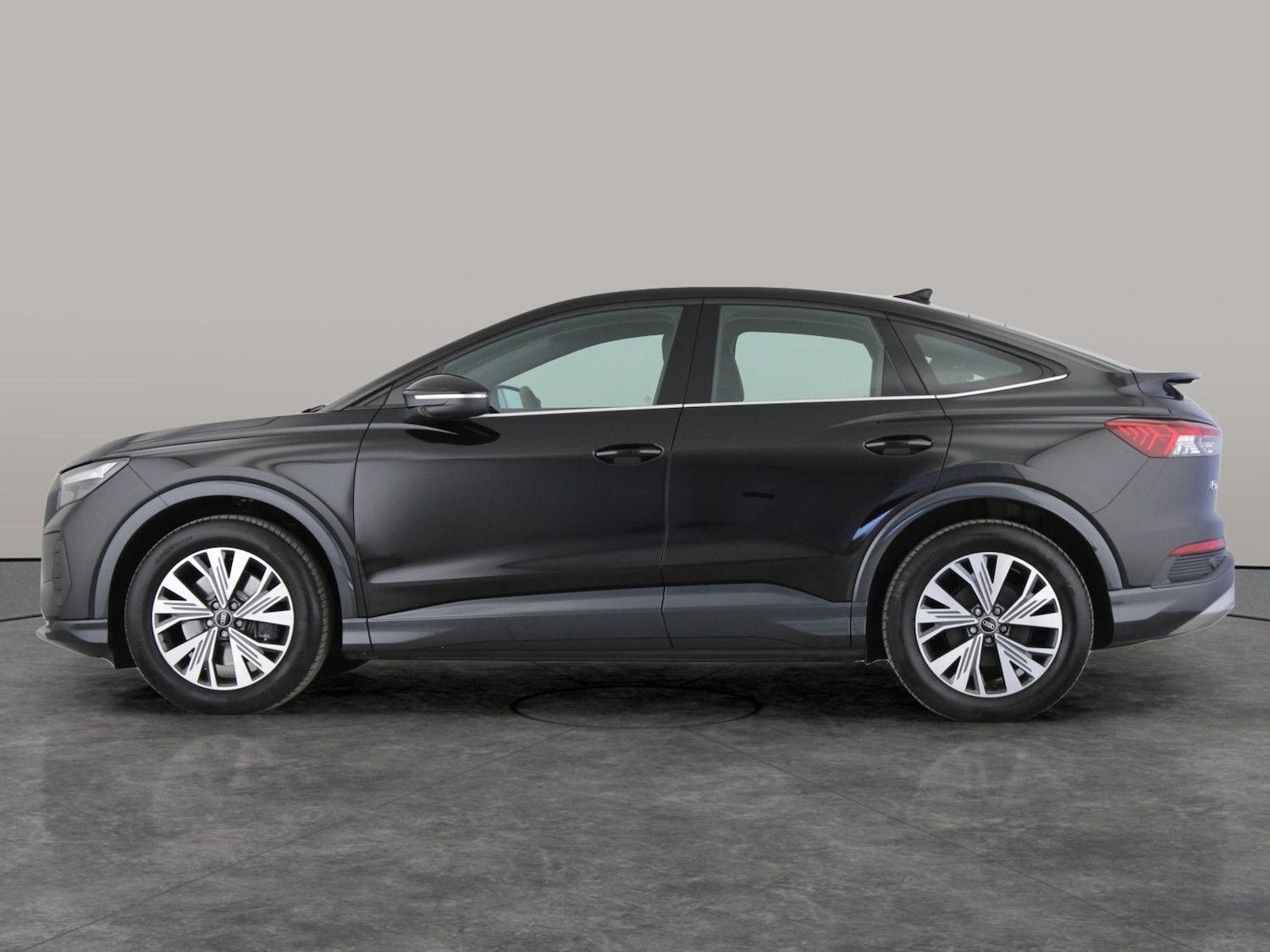 Used Audi Q4 e-tron 2025 for sale - 76364962: Photo 13