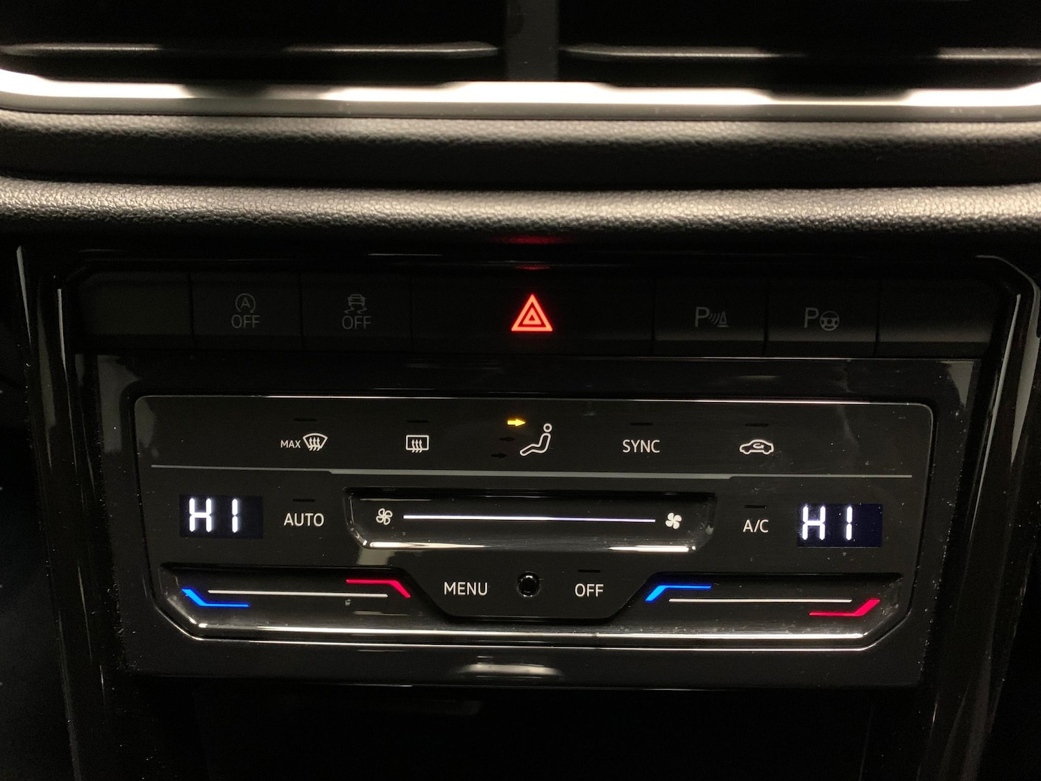 Used Volkswagen T-Roc 2023 for sale - 77256000: Photo 17