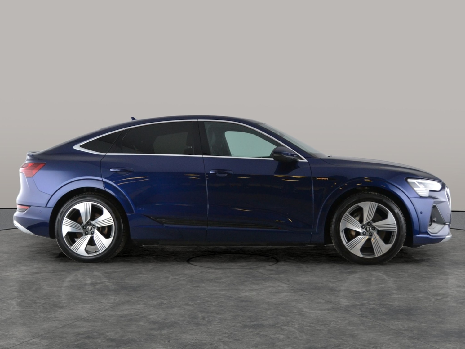 Used Audi e-tron 2023 for sale - 77321491: Photo 12