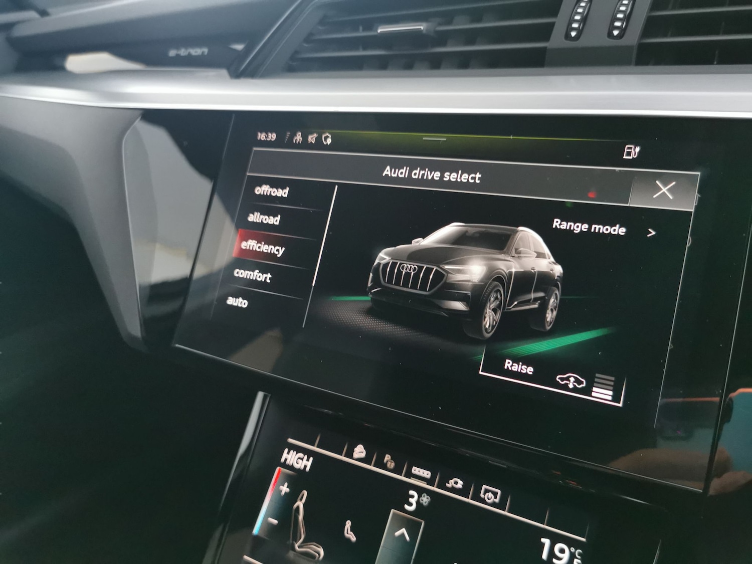 Used Audi e-tron 2023 for sale - 77321491: Photo 20