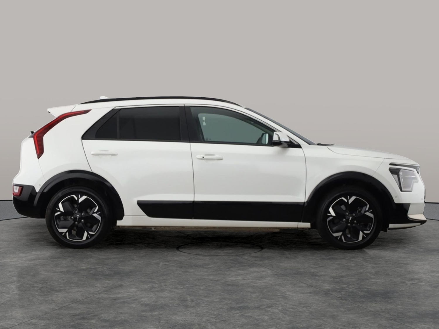 Used Kia Niro 2023 for sale - 76946624: Photo 5