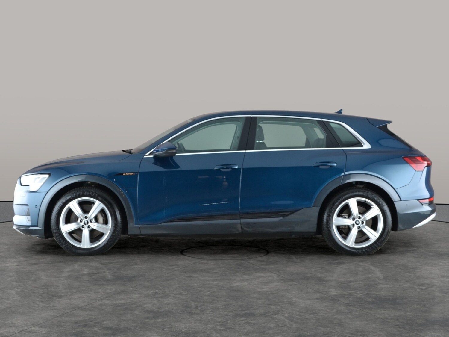 Used Audi e-tron 2021 for sale - 76935042: Photo 13