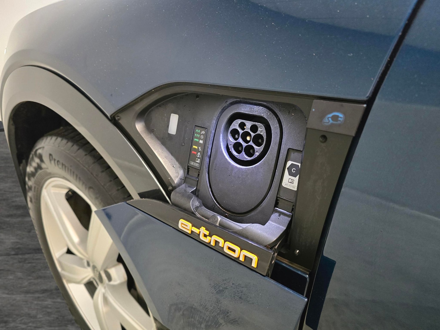 Used Audi e-tron 2021 for sale - 76935042: Photo 31