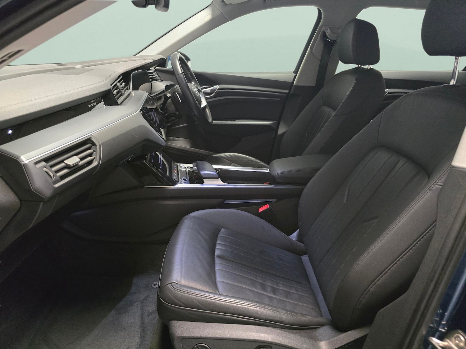 Used Audi e-tron 2021 for sale - 76935042: Photo 4