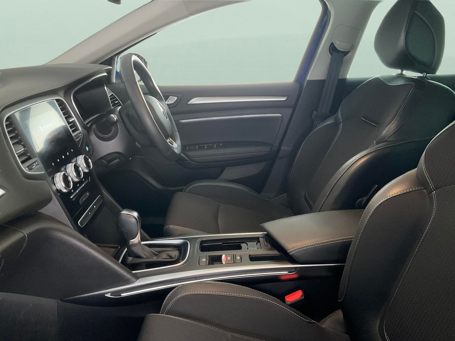 Used Renault Megane 2022 for sale - 76803803: Photo 4