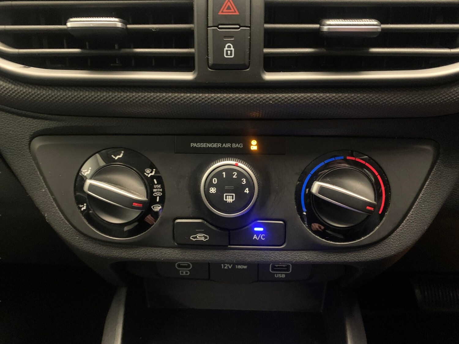 Used Hyundai i10 2023 for sale - 77558260: Photo 18