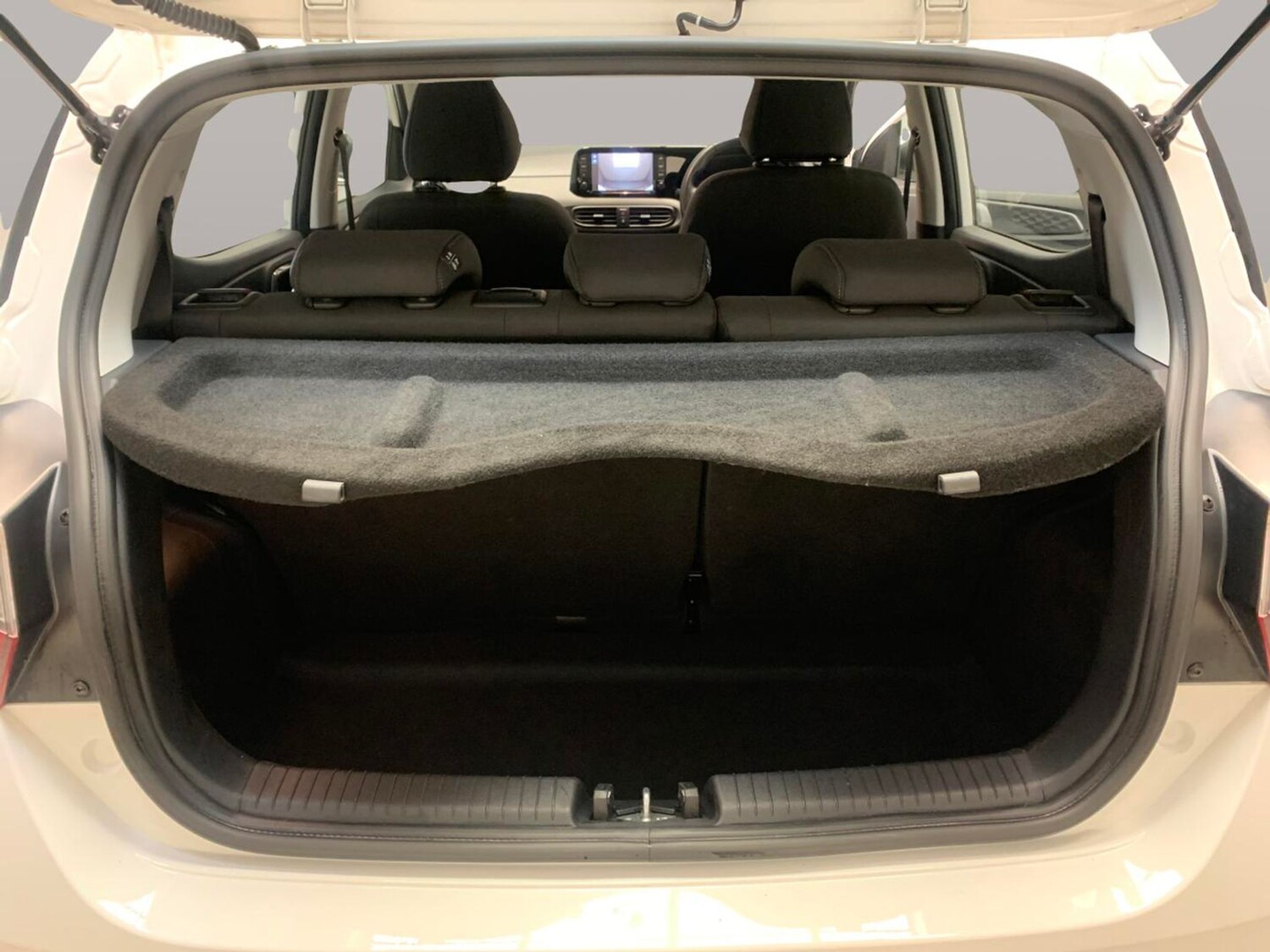 Used Hyundai i10 2023 for sale - 77558260: Photo 31