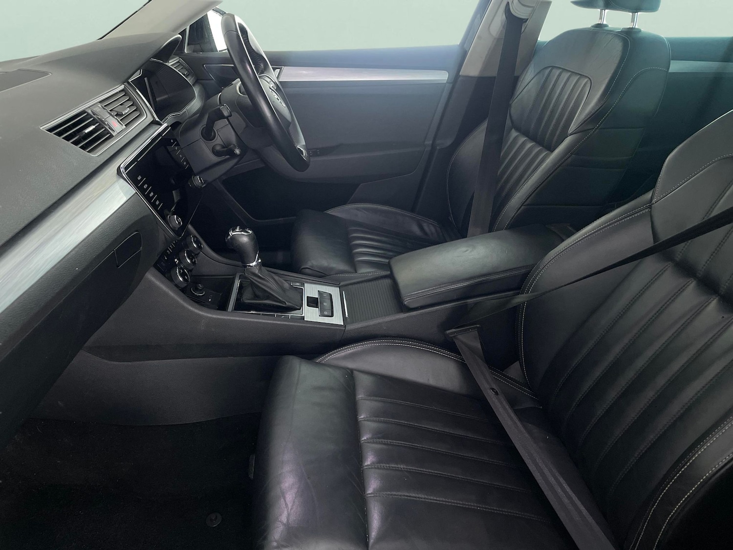 Used Skoda Superb 2023 for sale - 77679243: Photo 4