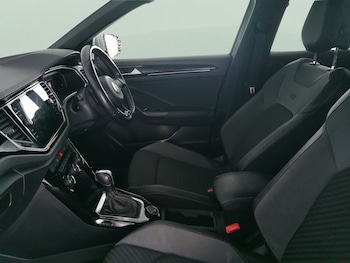 Used Volkswagen T-Roc 2019 for sale - 77797230: Photo