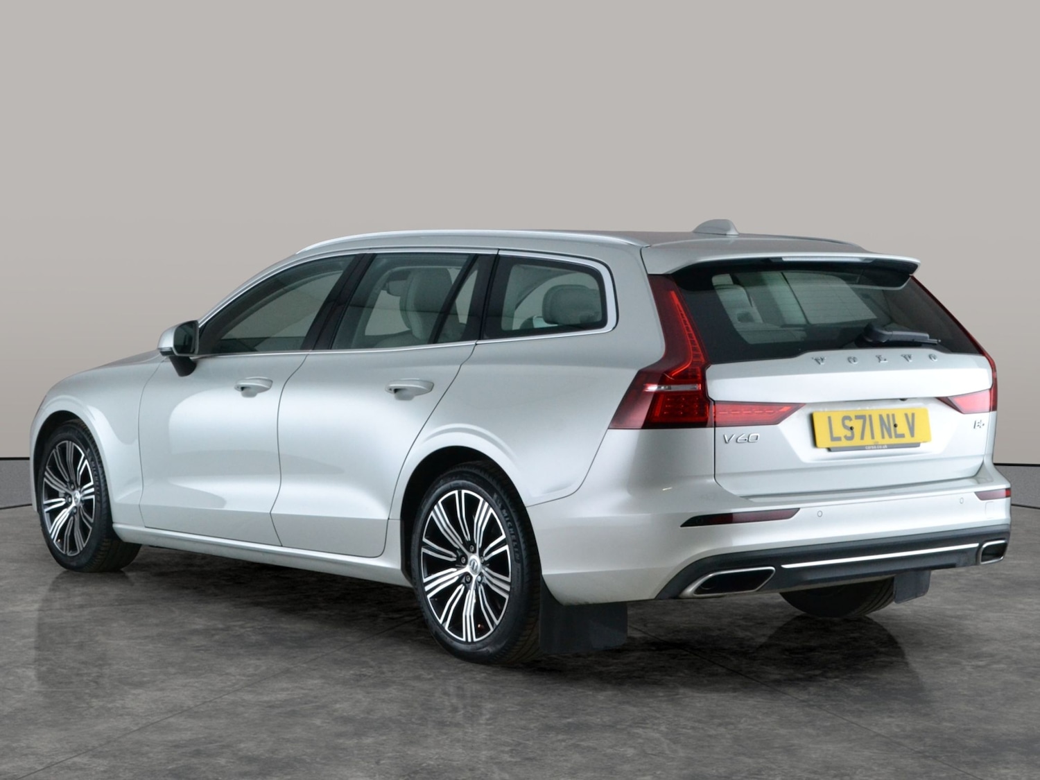 Used Volvo V60 2021 for sale - 77607353: Photo 13