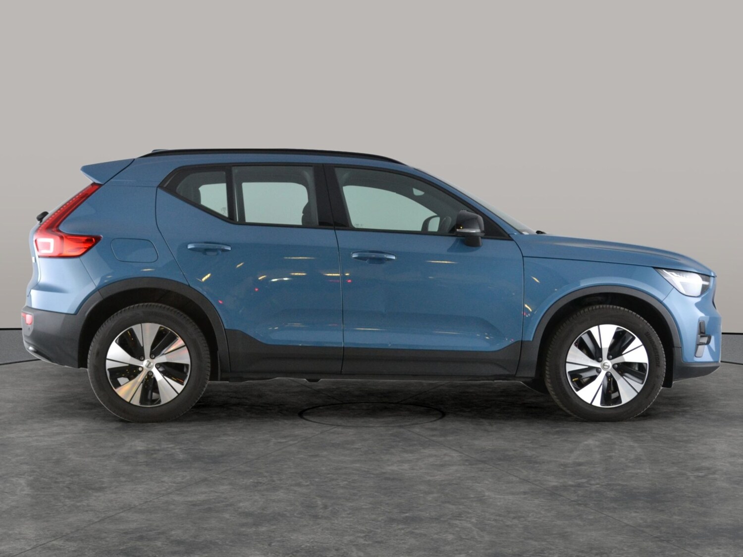 Used Volvo XC40 2023 for sale - 77802894: Photo 11