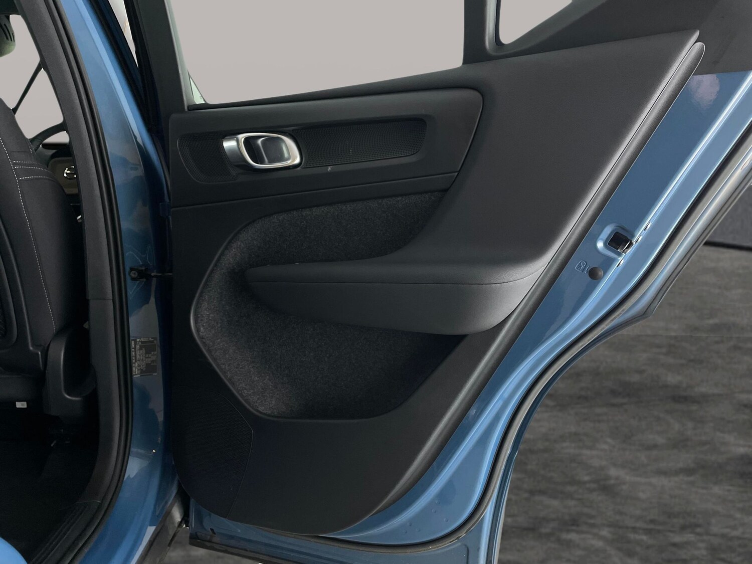 Used Volvo XC40 2023 for sale - 77802894: Photo 36