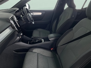 Used Volvo XC40 2023 for sale - 77802894: Photo