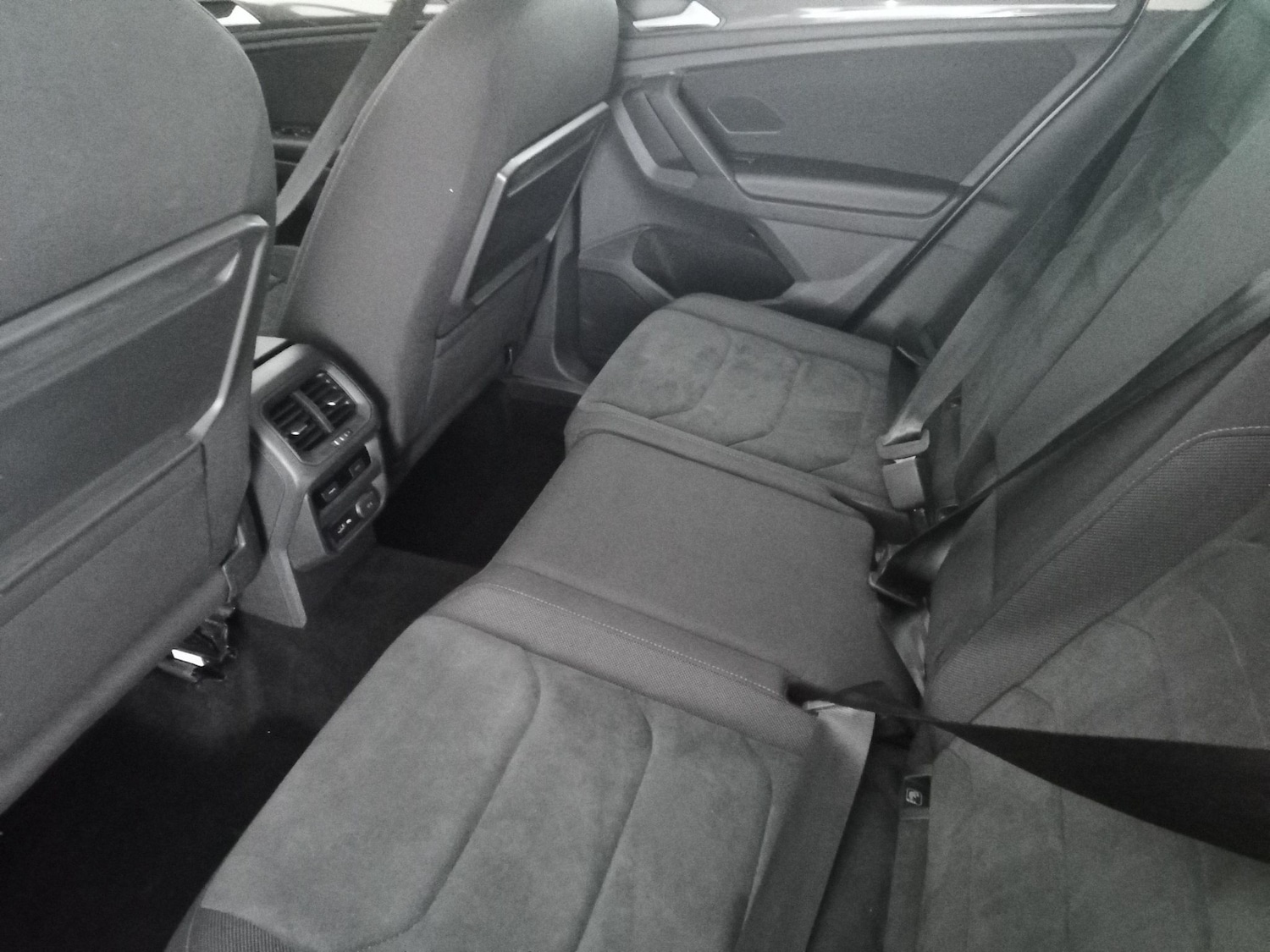 Used Volkswagen Tiguan 2020 for sale - 76691843: Photo 28