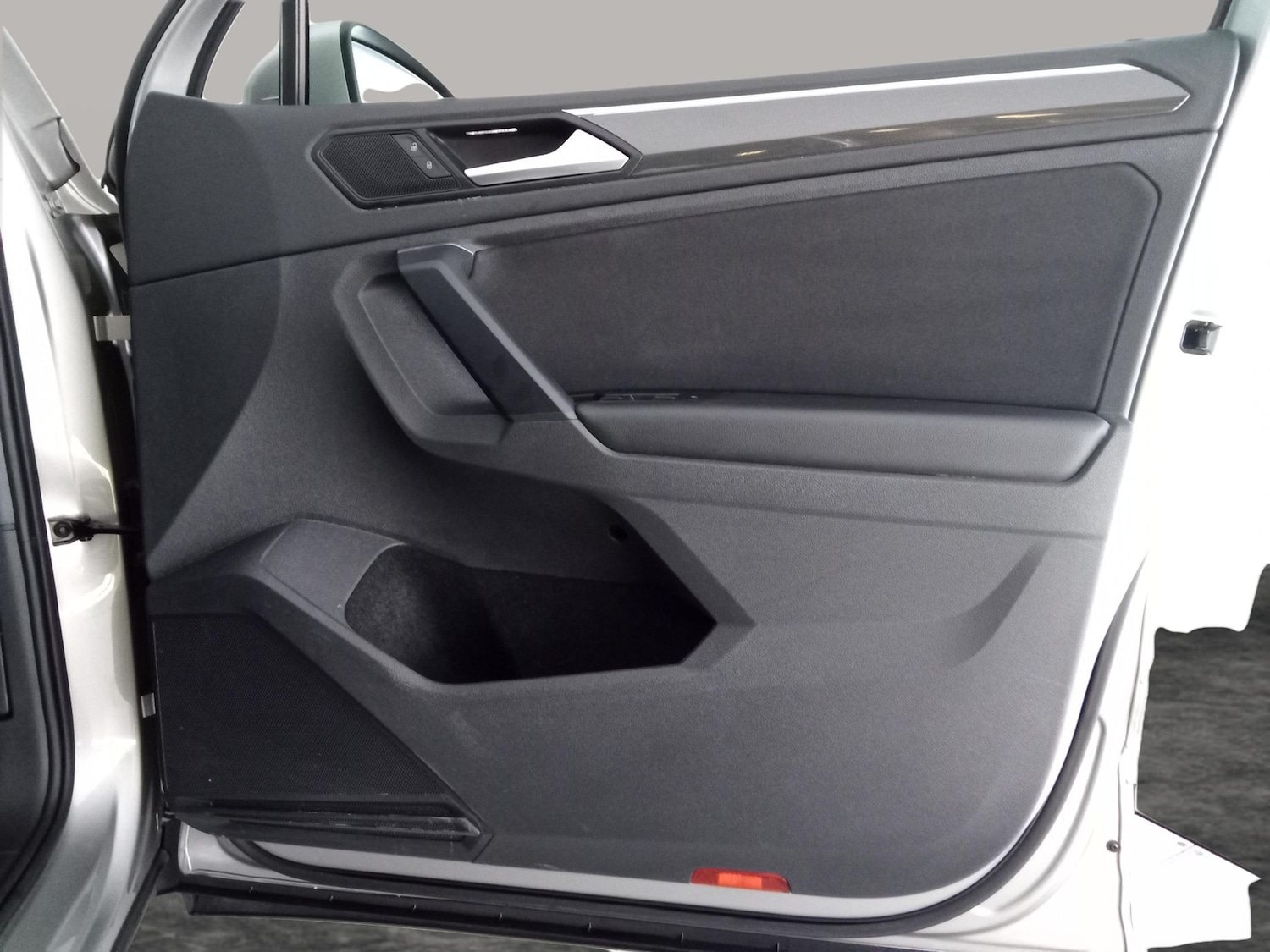 Used Volkswagen Tiguan 2020 for sale - 76691843: Photo 32