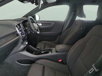 Used Volvo XC40 2023 for sale - 79474018: Photo