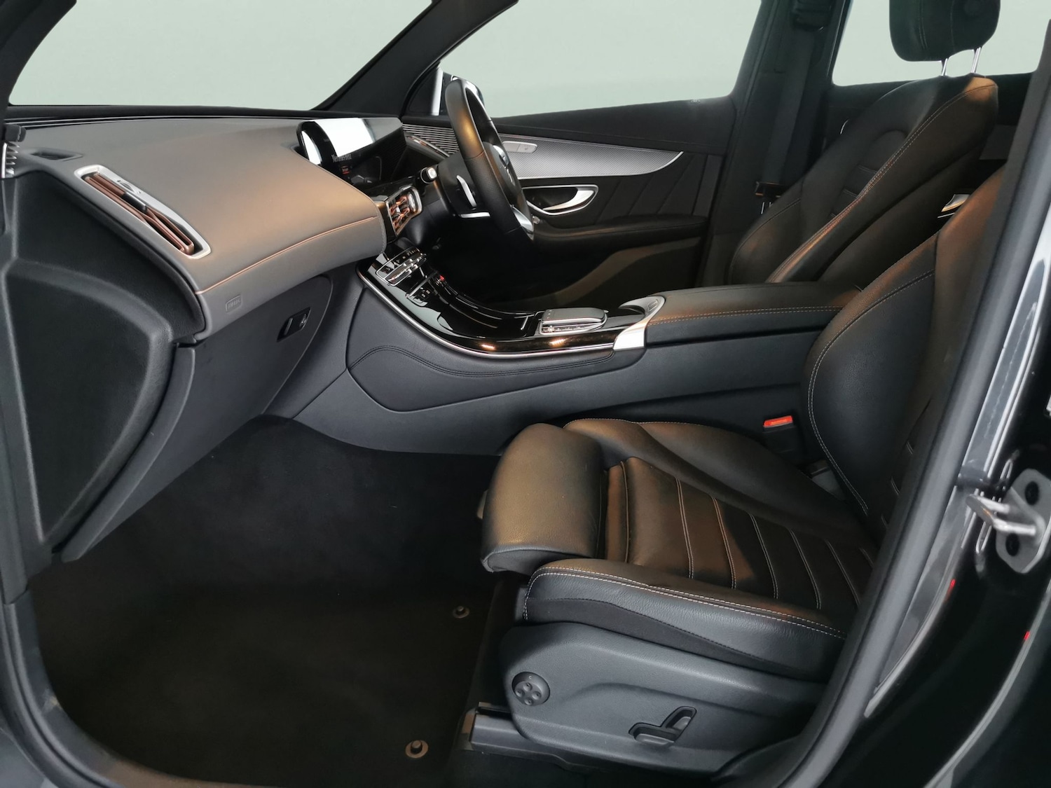 Used Mercedes-Benz EQC 2021 for sale - 76436886: Photo 6