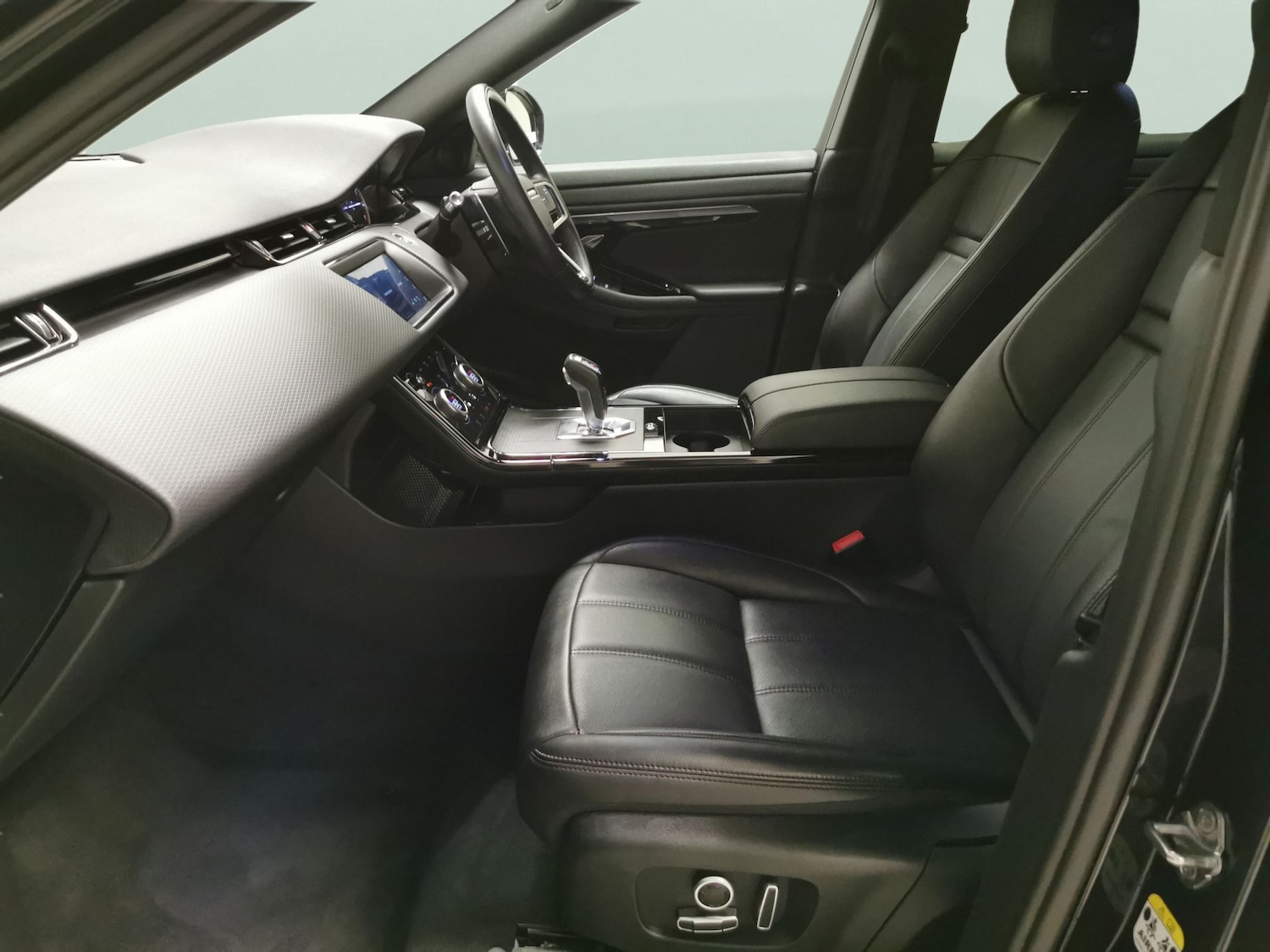 Used Land Rover Range Rover Evoque 2021 for sale - 76703991: Photo 4