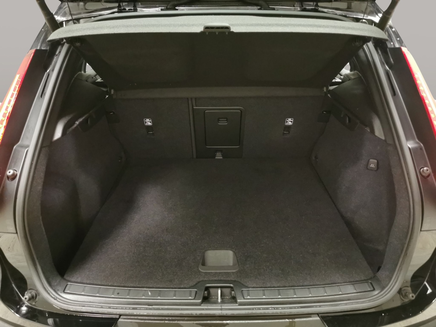 Used Volvo XC40 2022 for sale - 77558276: Photo 32