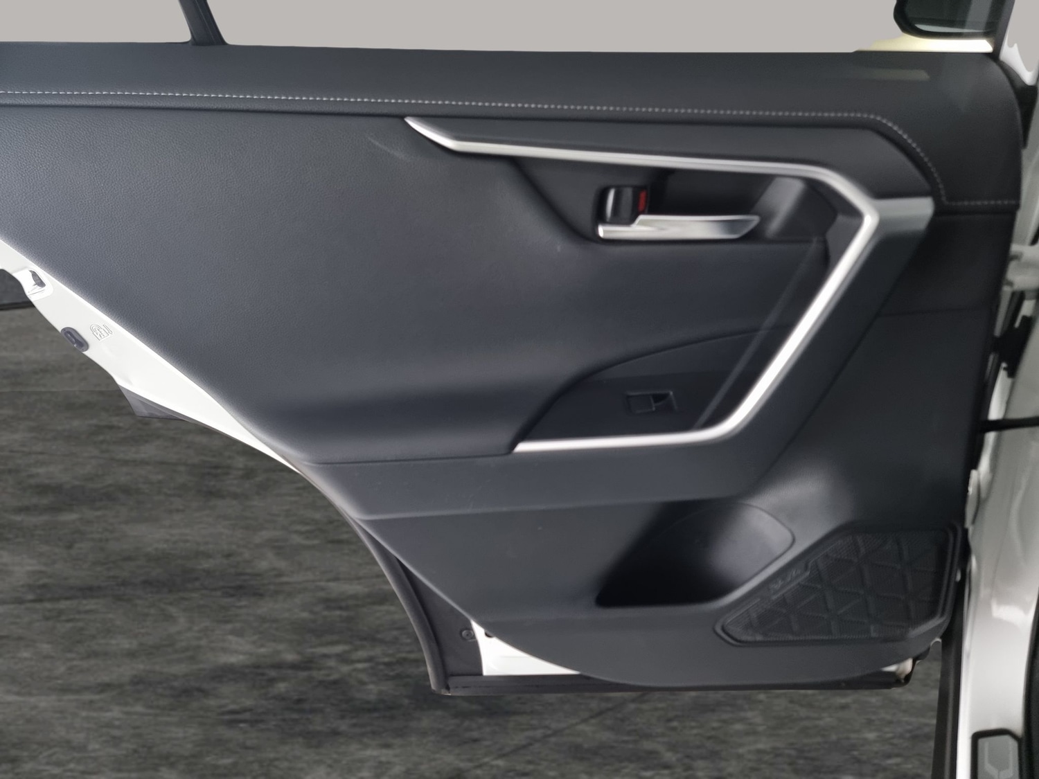 Used Toyota RAV4 2021 for sale - 76722626: Photo 28