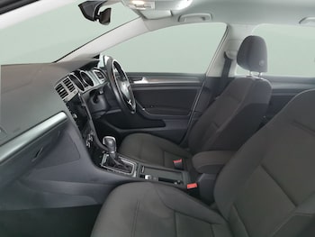 Used Volkswagen Golf 2018 for sale - 77255795: Photo