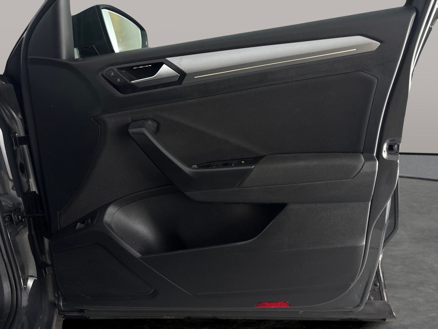 Used Volkswagen T-Roc 2021 for sale - 76777845: Photo 28