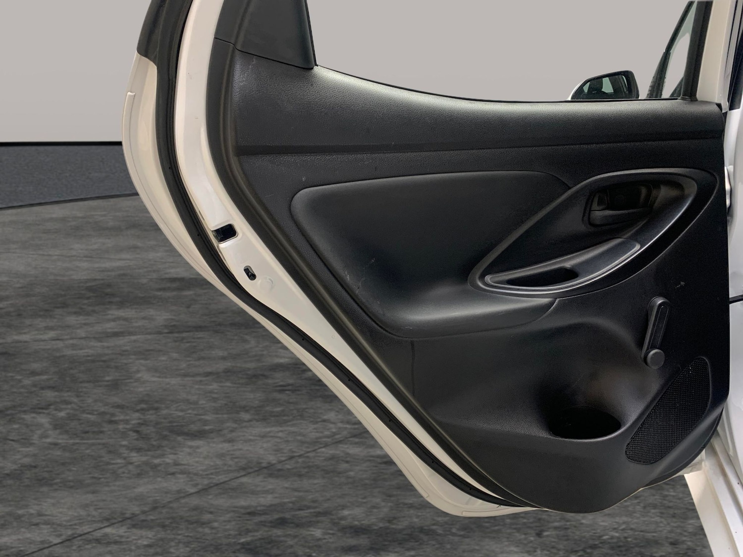 Used Toyota Yaris 2022 for sale - 76529046: Photo 27