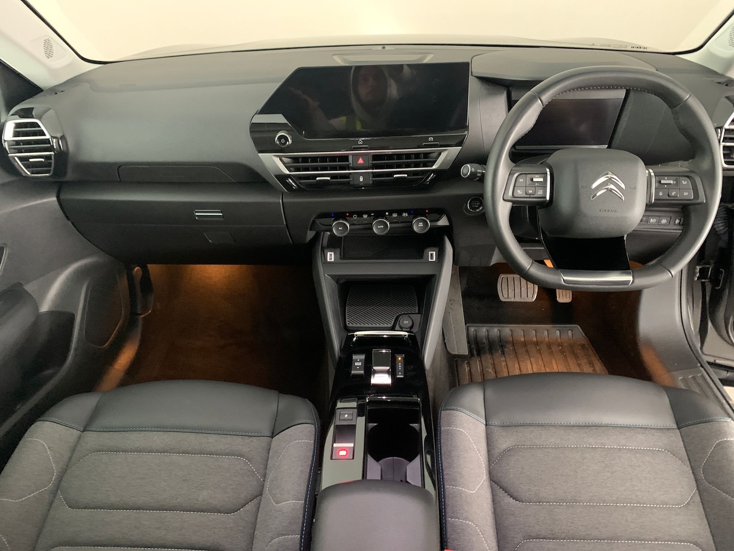 Used Citroen e-C4 2022 for sale - 76707035: Photo 4