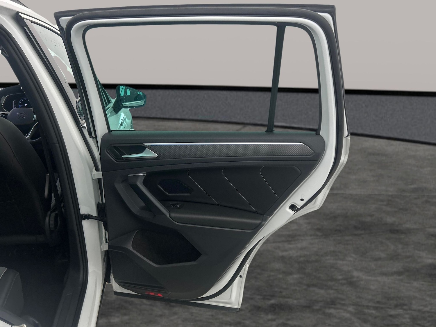 Used Volkswagen Tiguan 2023 for sale - 77604996: Photo 28