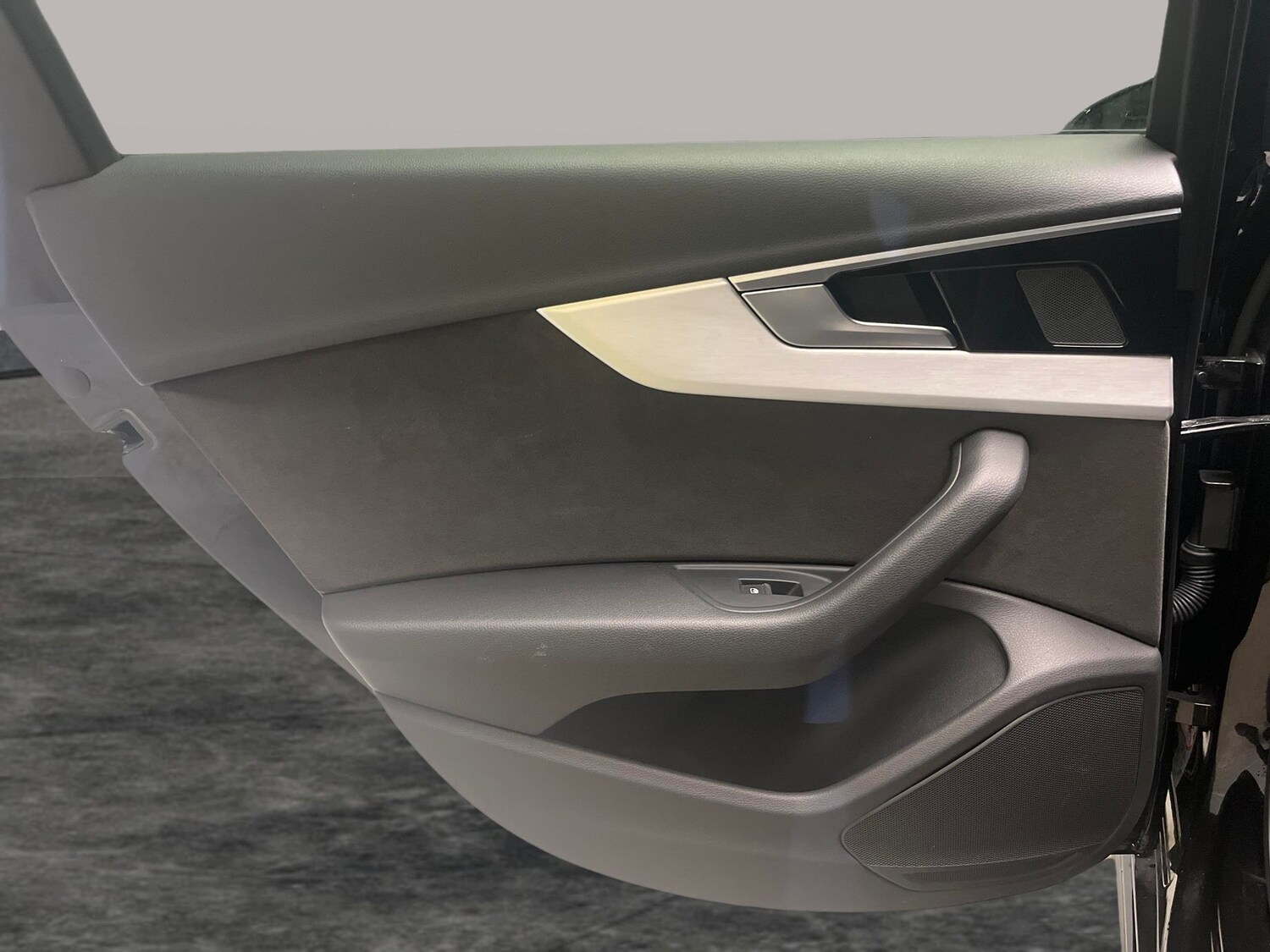 Used Audi A4 for sale - 77810563: Photo 27