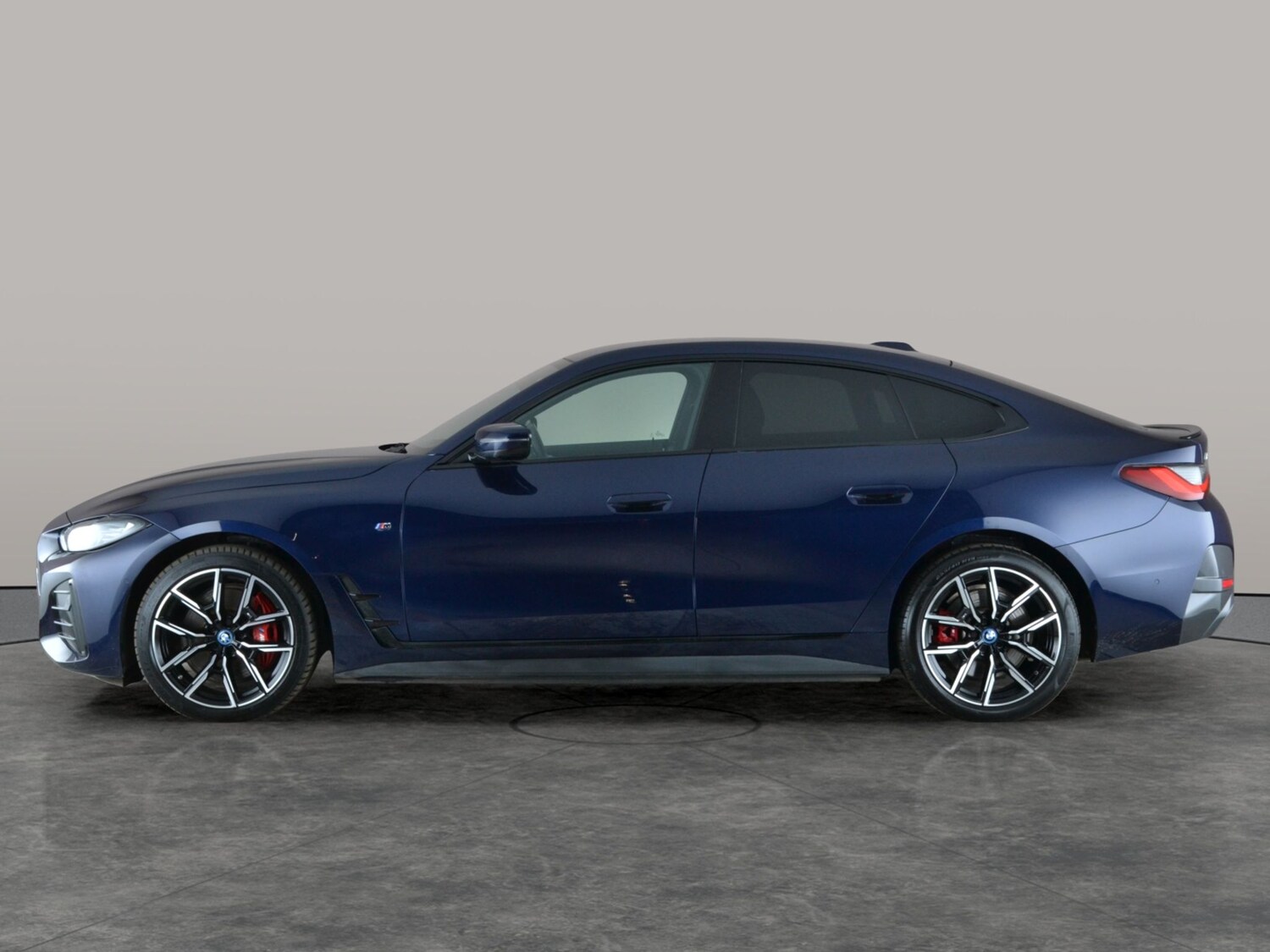 Used BMW i4 2023 for sale - 77493119: Photo 15