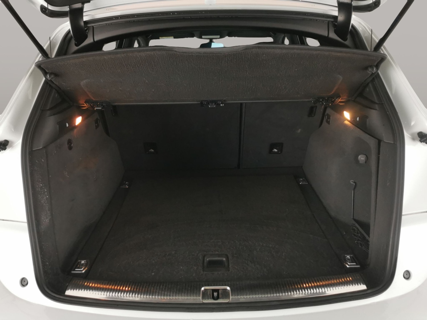 Used Audi Q5 2015 for sale - 76851467: Photo 32