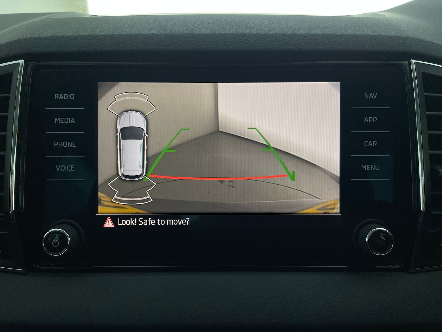 Used Skoda Karoq 2022 for sale - 76999612: Photo 5